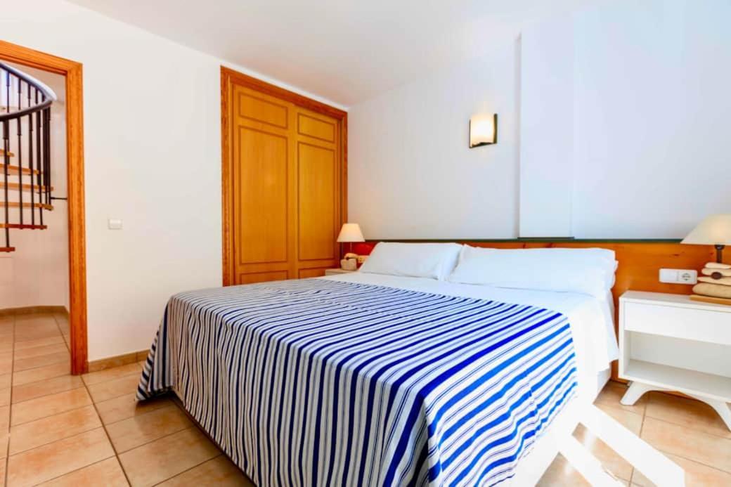 Apartamentos Sa Varadero 3S Con Vista Mare Laterale Ес Пухолс Екстериор снимка